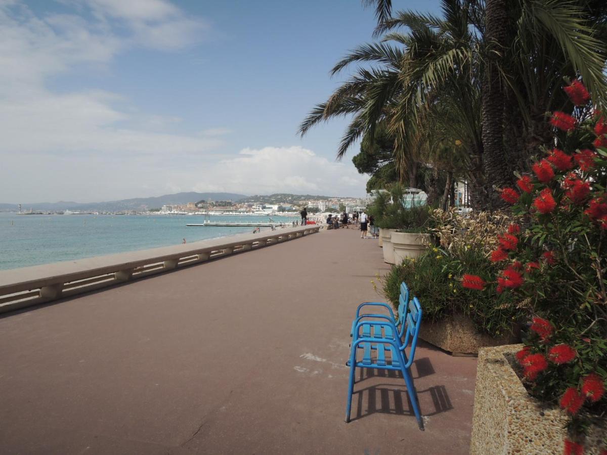 Totolulu Cannes Blue Corner Luaran gambar
