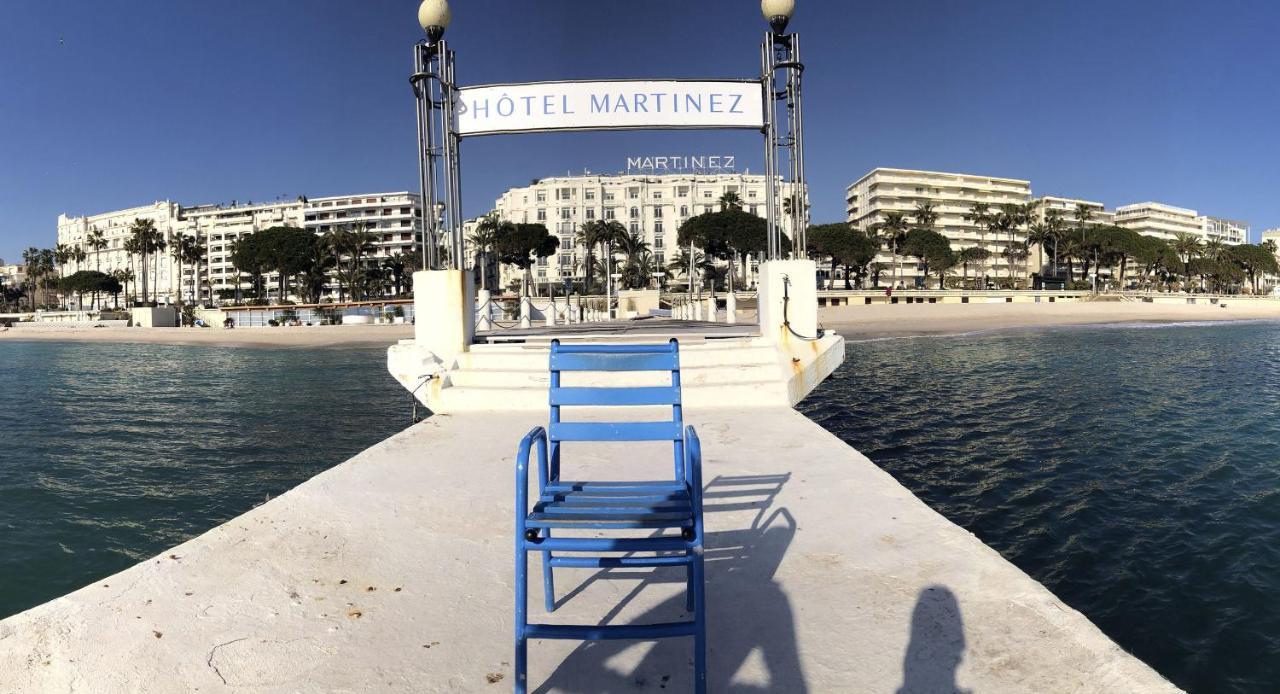 Totolulu Cannes Blue Corner Luaran gambar